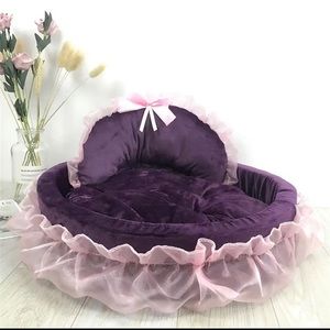 Dog bed new 22 by 22 inches princess bed new